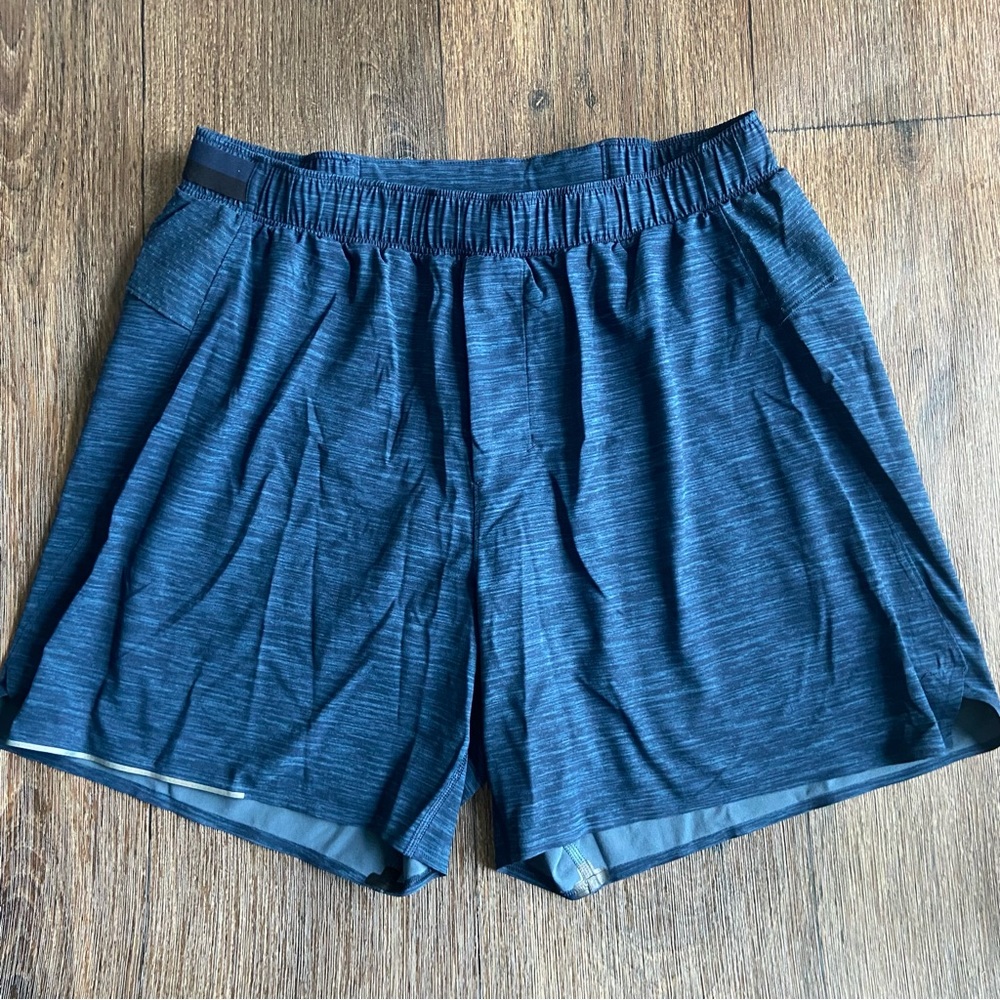 Lululemon Athletica Surge Short 6” with liner lined blue mens large
